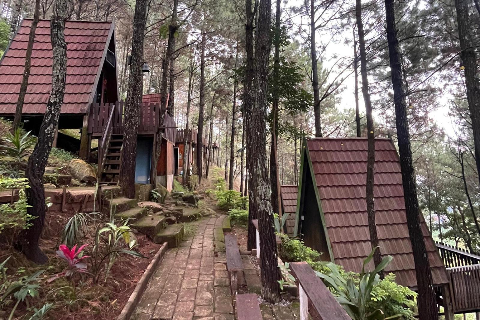 Alas Pacet By Twospaces, Mojokerto Bagian luar foto